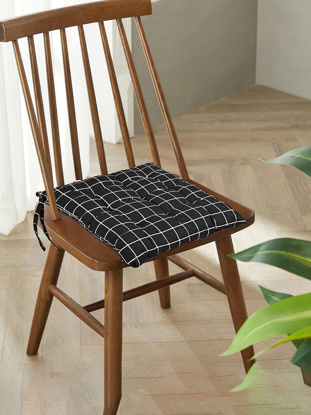 

Kuber Industries Black & Green 4 Pieces Checked Cotton Chair Pads