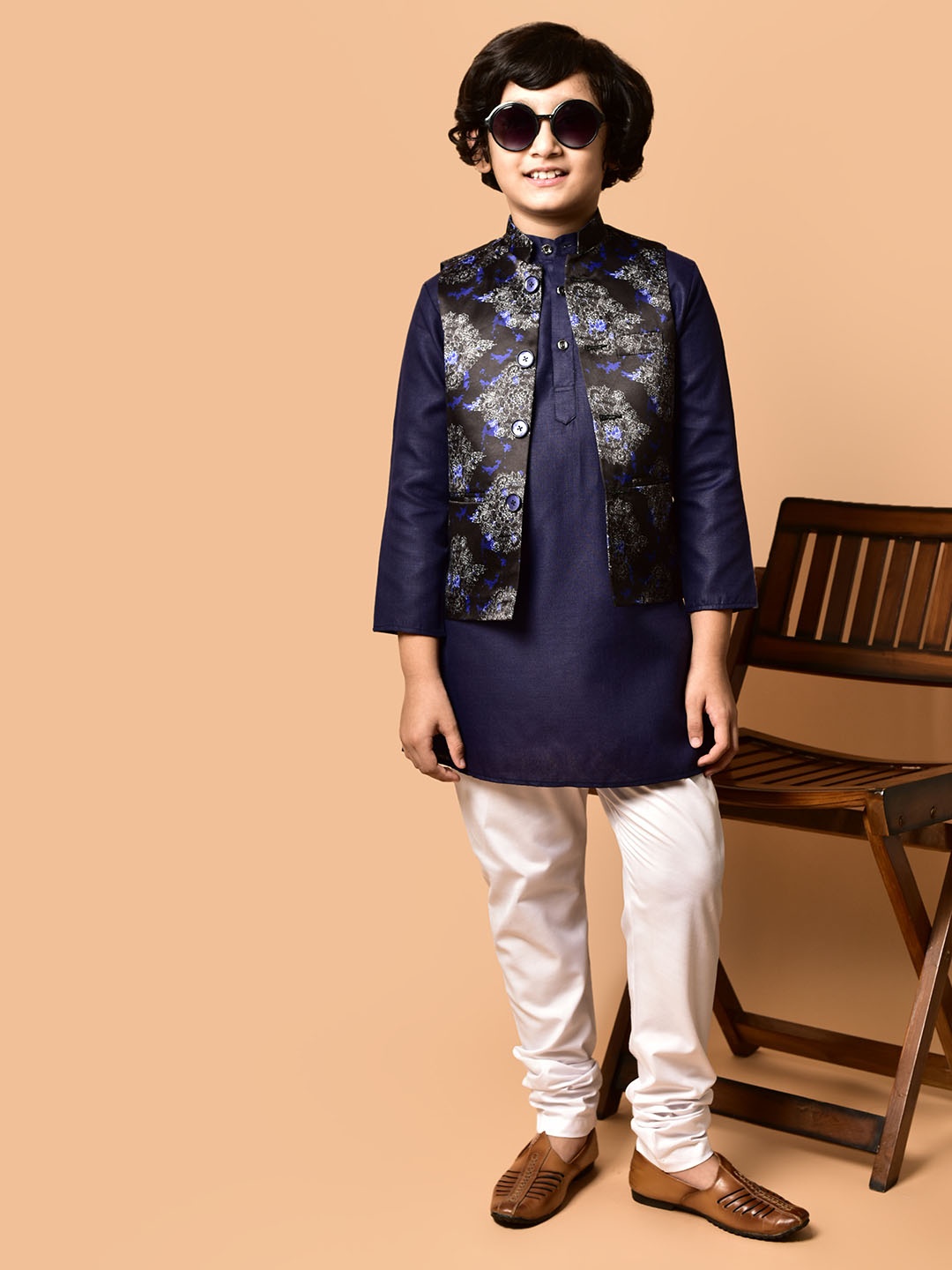 

PRINTCULTR Boys Ethnic Motifs Printed Mandarin Collar Regular Straight Kurta with Pyjamas, Navy blue