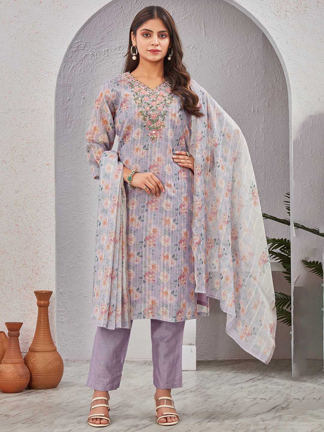 

TWINS LADY Floral Printed Three-Quarter Sleeves Chanderi Silk Kurta & Trouser & Dupatta, Lavender