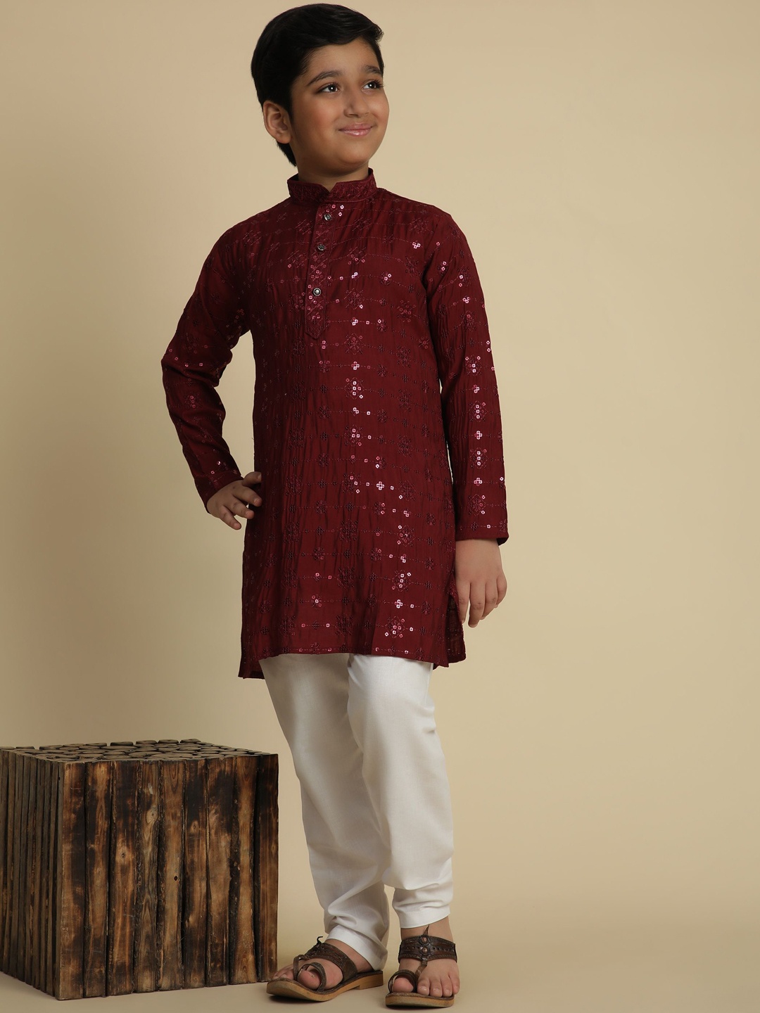 

Pro-Ethic STYLE DEVELOPER Boys Geometric Embroidered Pure Cotton Kurta With Pyjama, Maroon