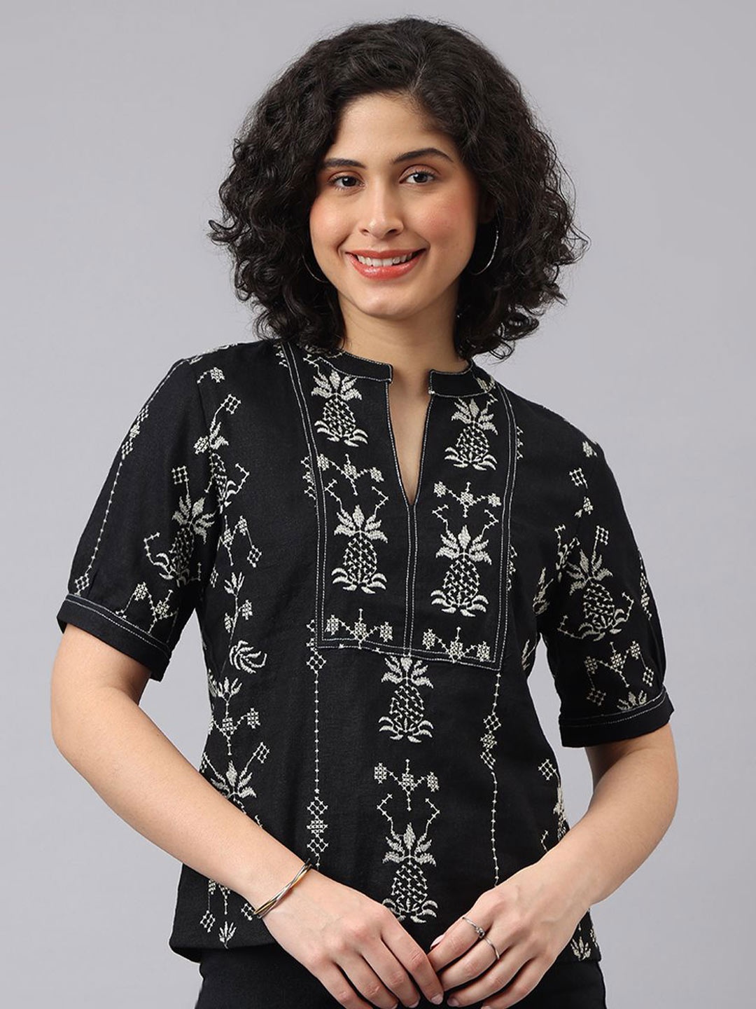 

Latin Quarters Women Ethnic Motifs Printed Mandarin Collar Linen Top, Black