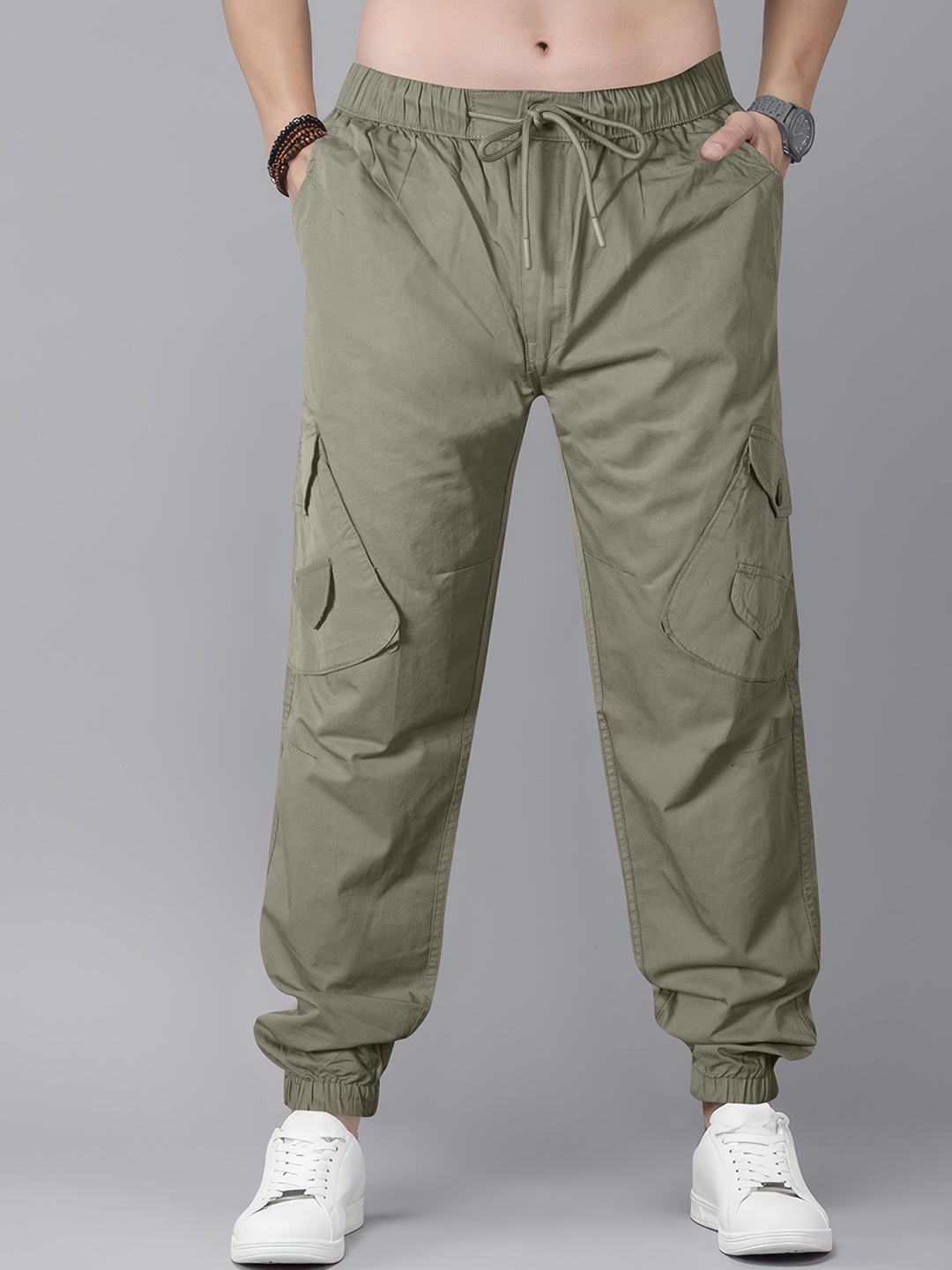 

Jb Just BLACK Men Relaxed Easy Wash Cotton Cargos Trousers, Grey