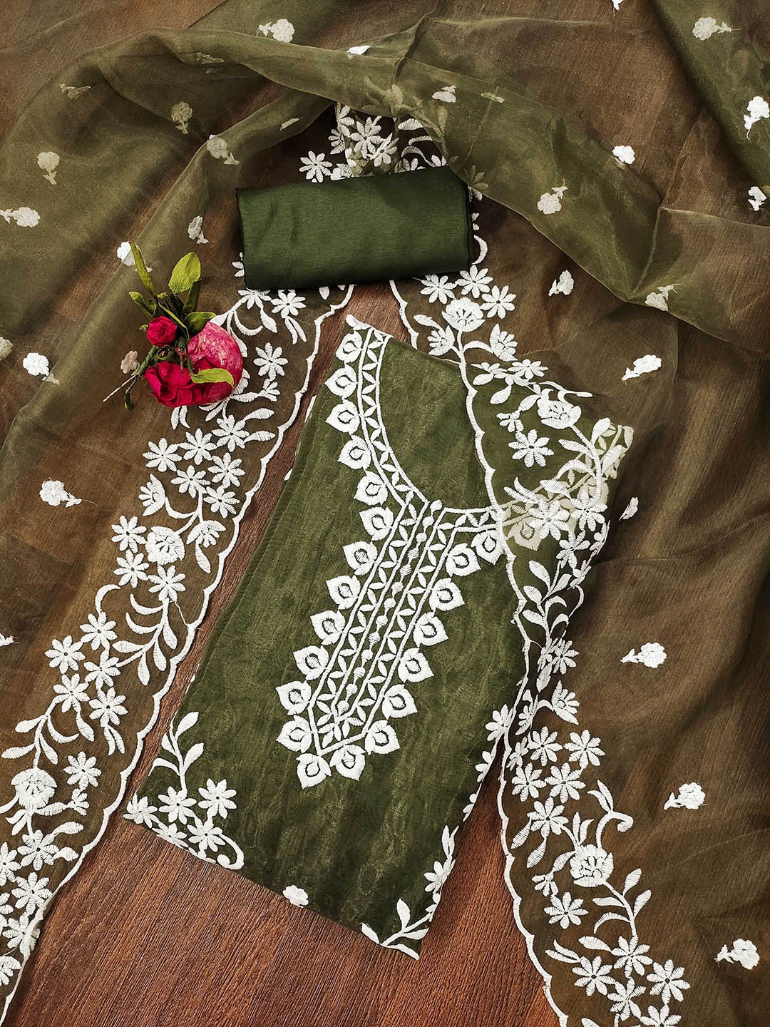 

Maroosh Floral Embroidered Thread Work Organza Unstitched Dress Material, Green