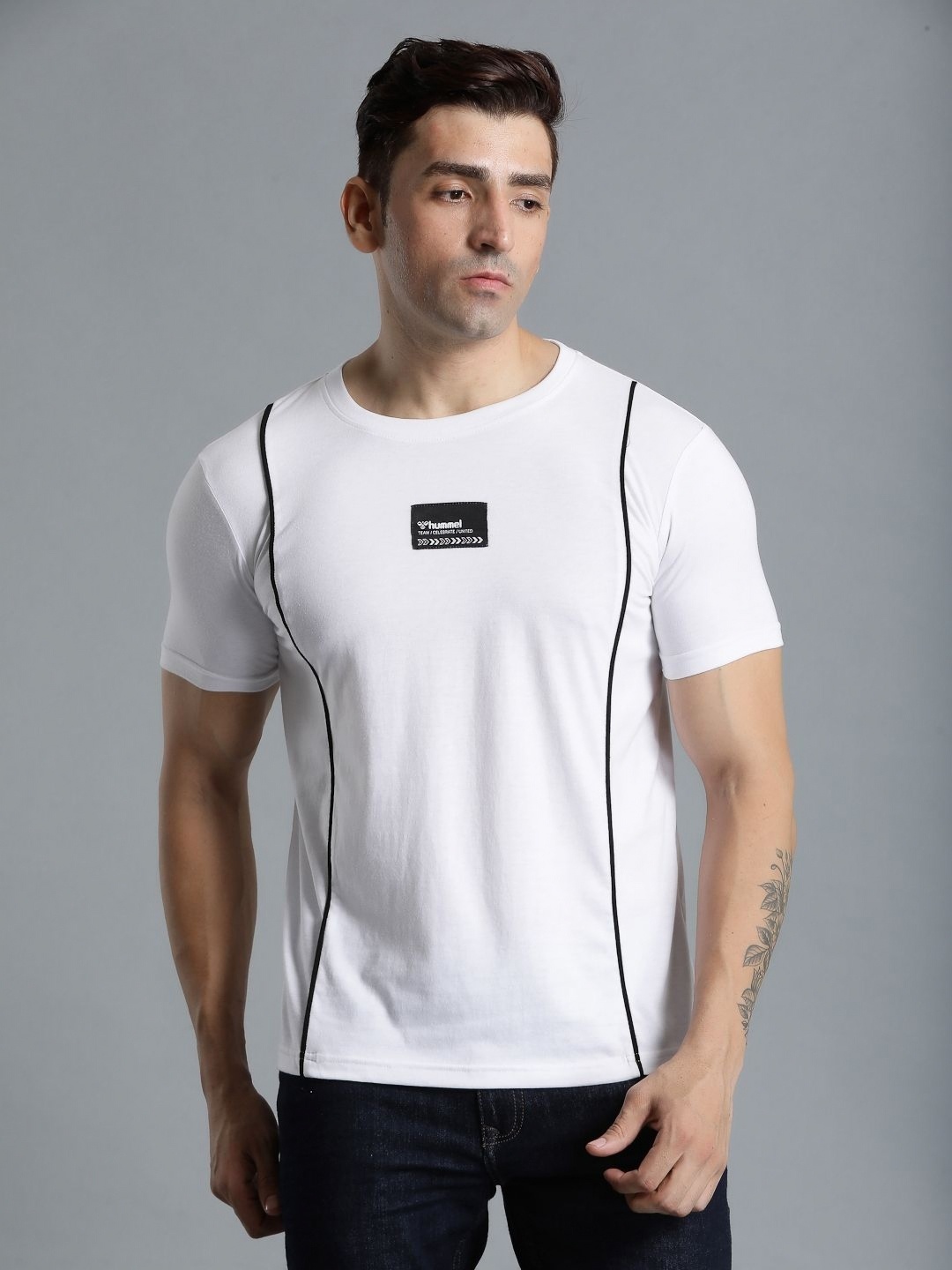 

hummel Men Solid Round Neck Cotton T-shirt, White