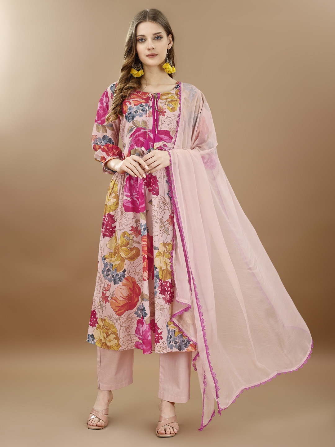 

KUNDAN FAB Floral Printed Straight Kurta with Trousers & Dupatta, Pink