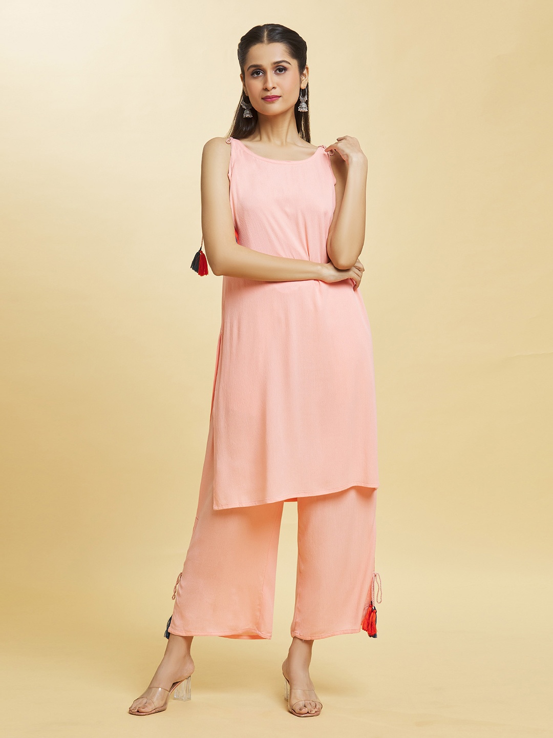 

Samyukta Singhani Silk Georgette Round Neck Straight Kurta With Palazzos, Pink