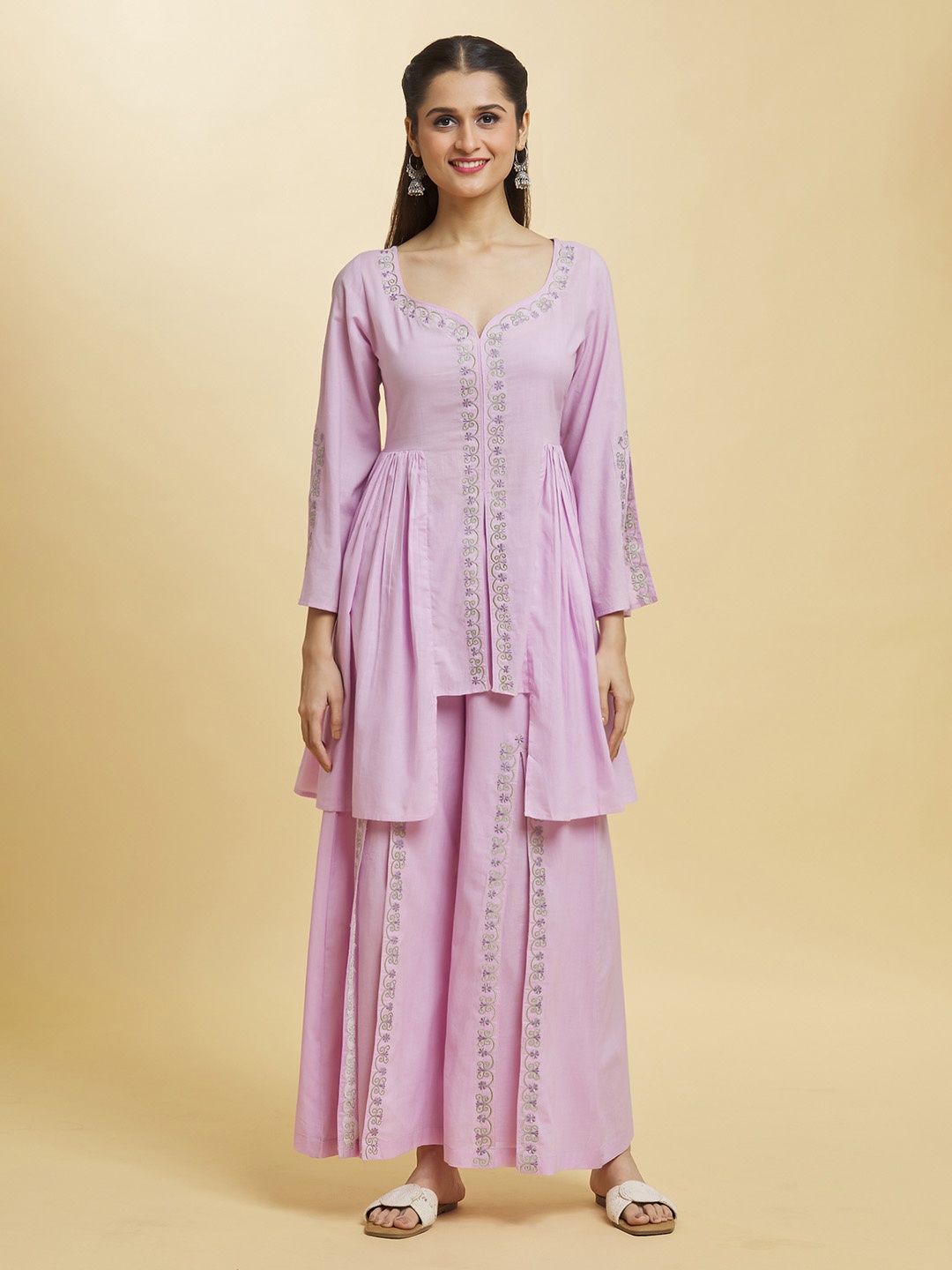 

Samyukta Singhani Ethnic Motifs Embroidered A Line Kurta with Palazzos, Lavender