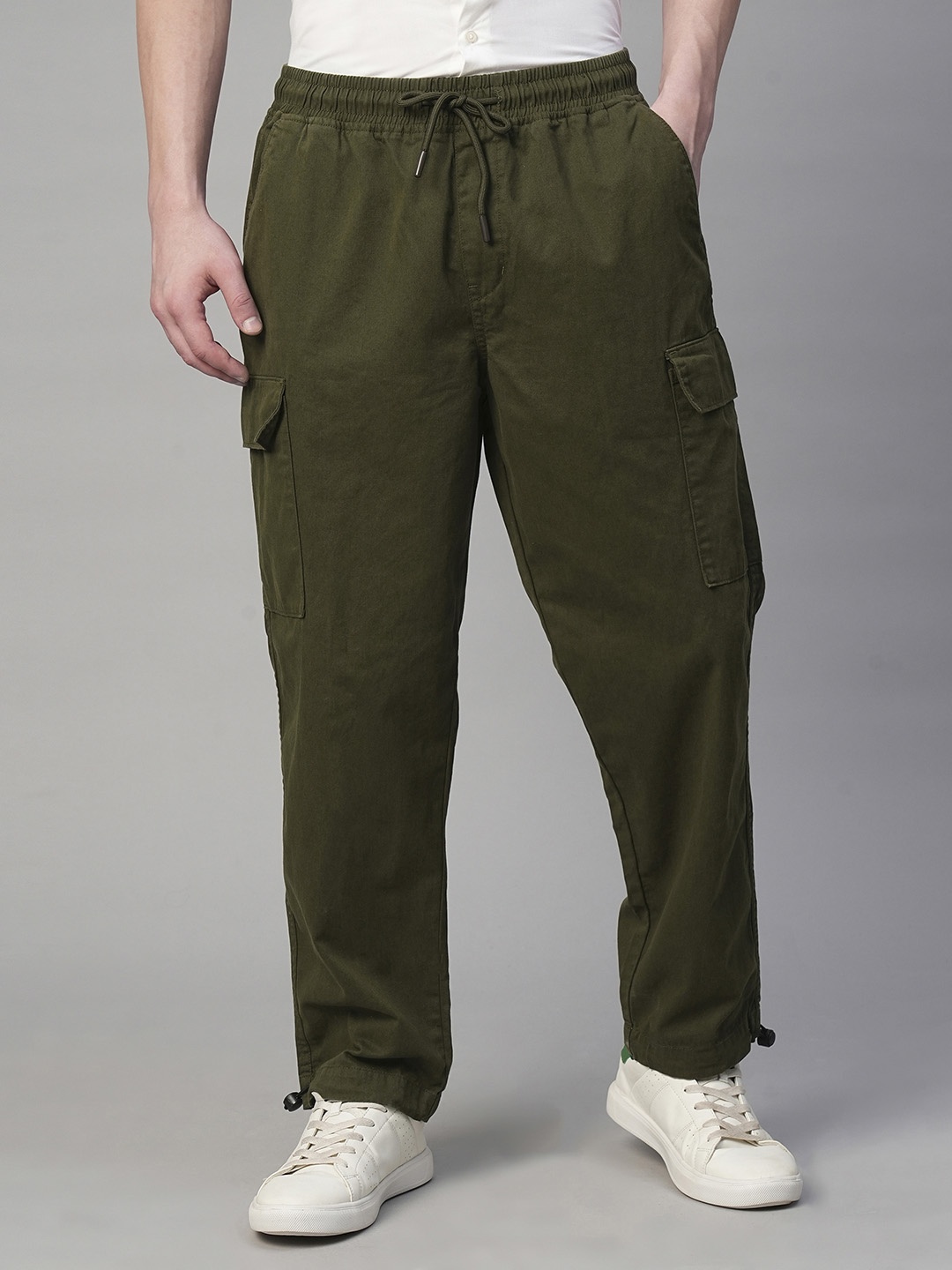 

PRONK Men Solid Relaxed Loose Fit Cargos Trousers, Green