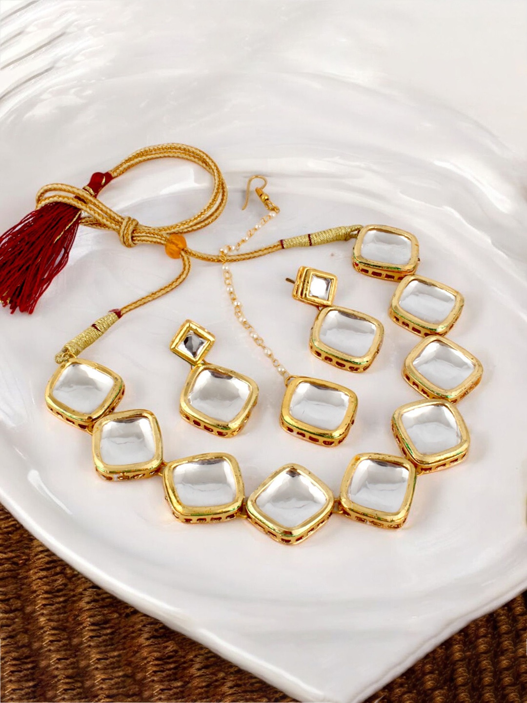 

LUCKY JEWELLERY Gold Plated Kundan Stone Studded Jewellery Set