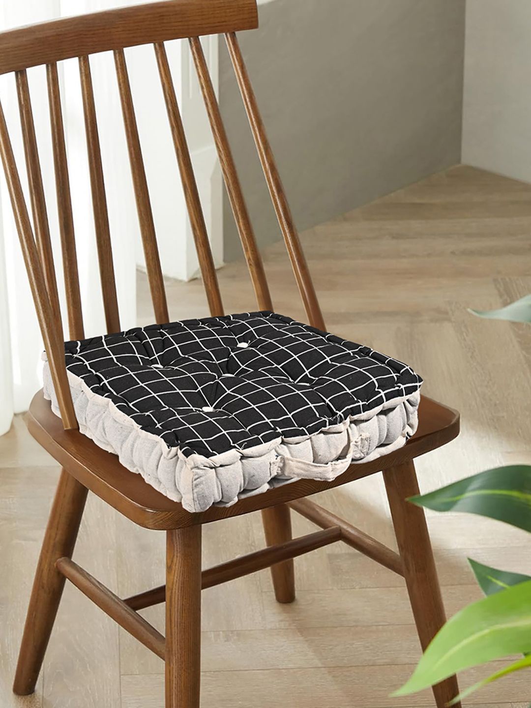 

Kuber Industries Black & Brown 6 Pieces Checked Cotton Chair Pads