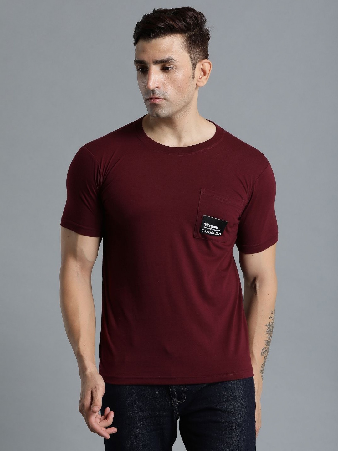 

hummel Men Solid Round Neck Cotton T-shirt, White