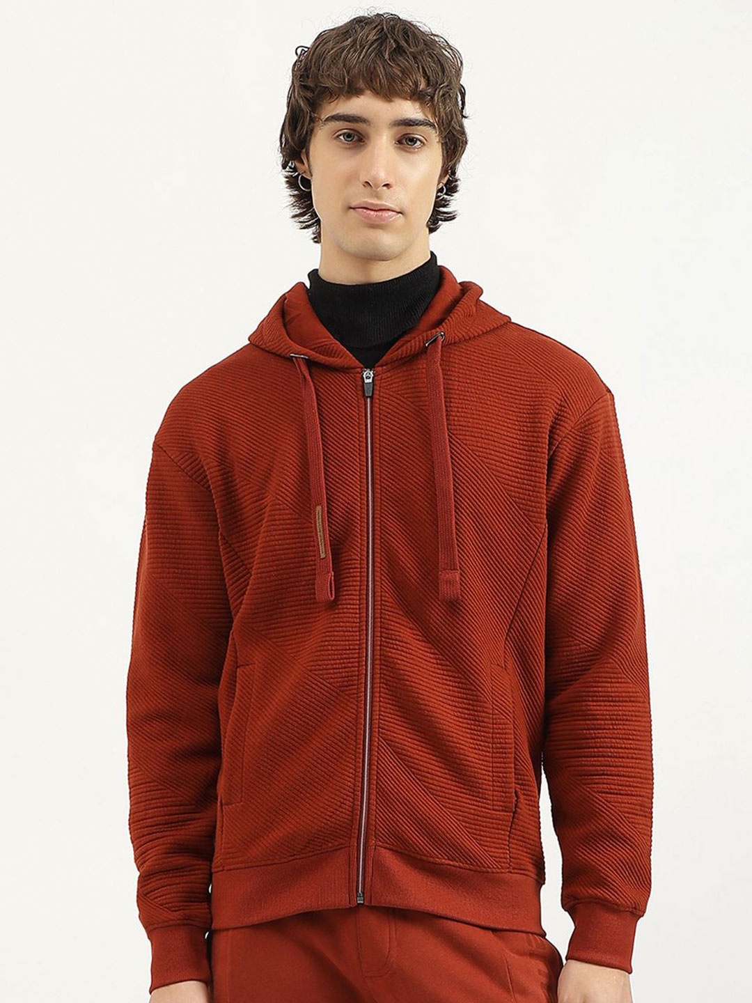 

United Colors of Benetton Men Solid Hood Cotton Front-Open Sweatshirt, Orange