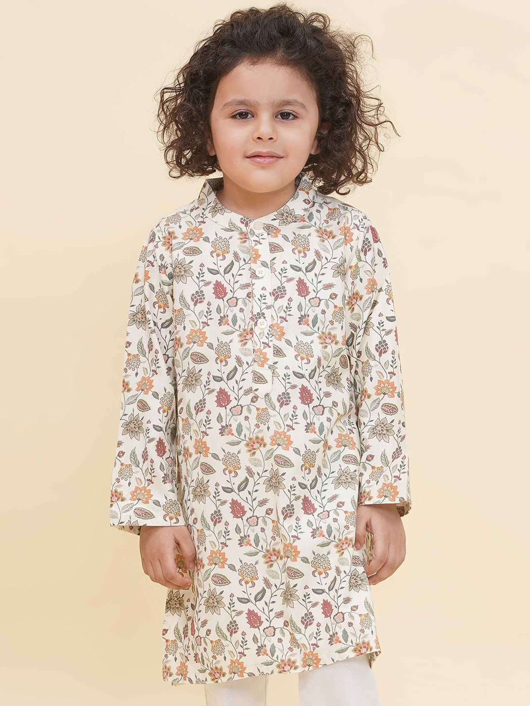 

Sethukrishna Boys Floral Printed Mandarin Collar Straight Kurta, Off white