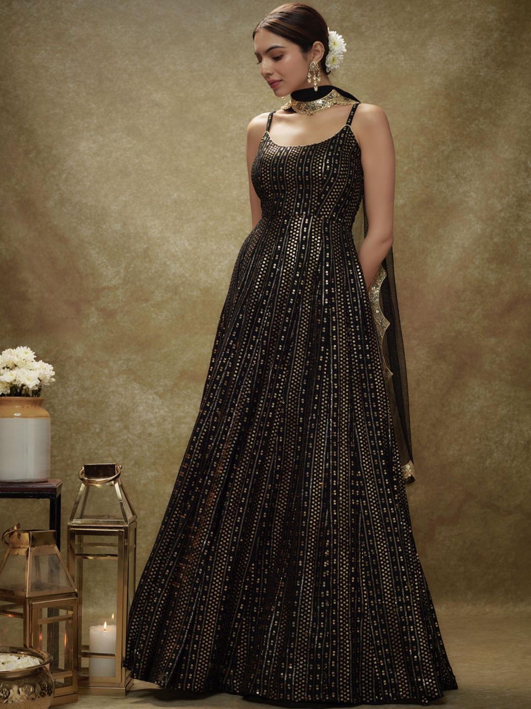 

Renee Label Embellished Sequinned Scoop Neck Sleeveless Anarkali Kurta With Dupatta, Black