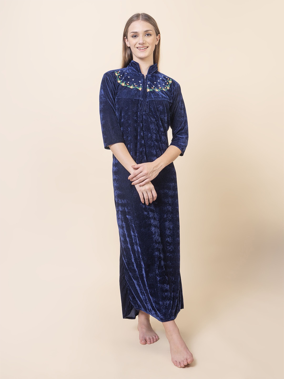 

AVYAY Embroidered Solid Nightdress, Blue