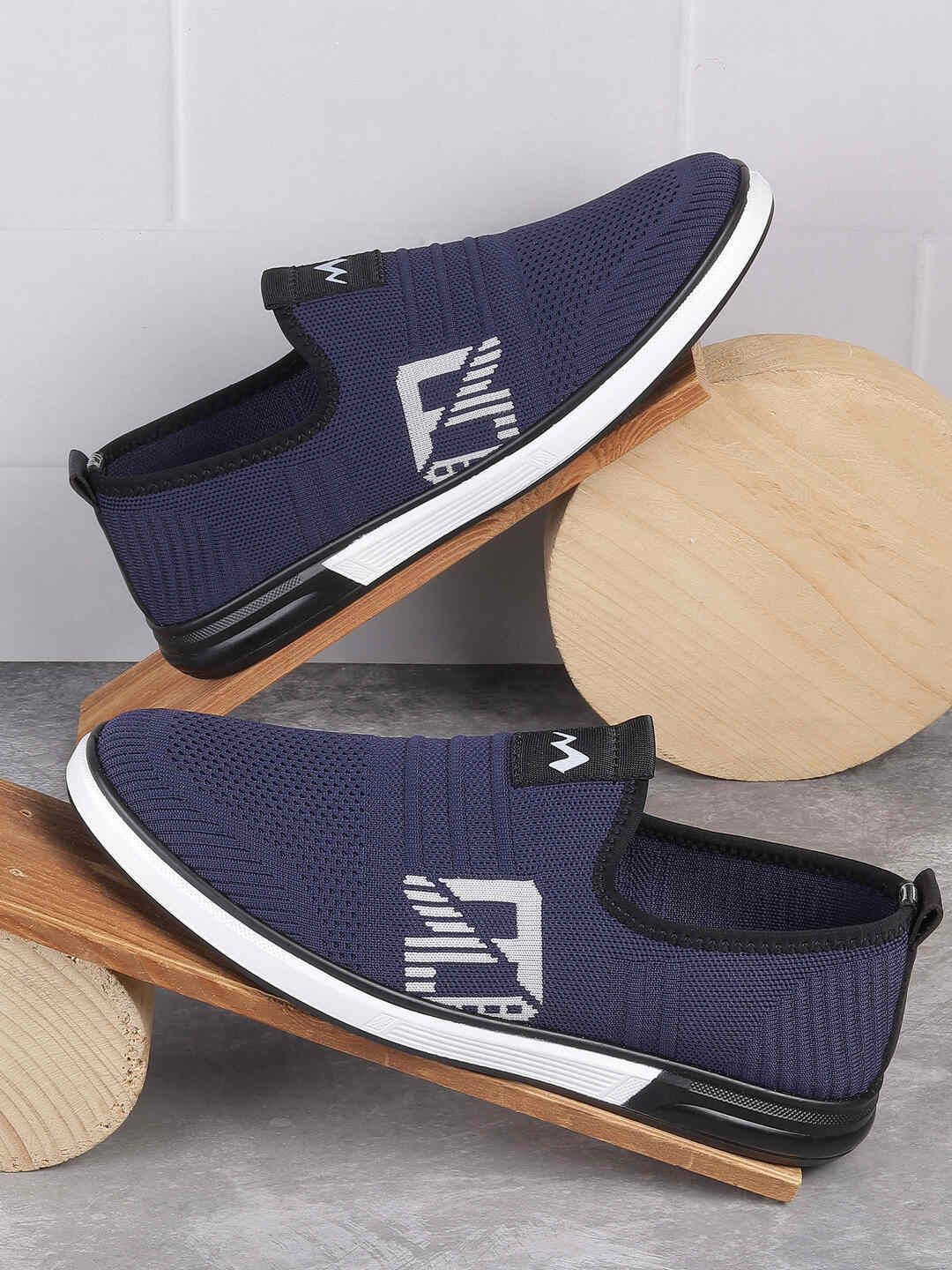 

Metro Men Solid Sneakers, Black