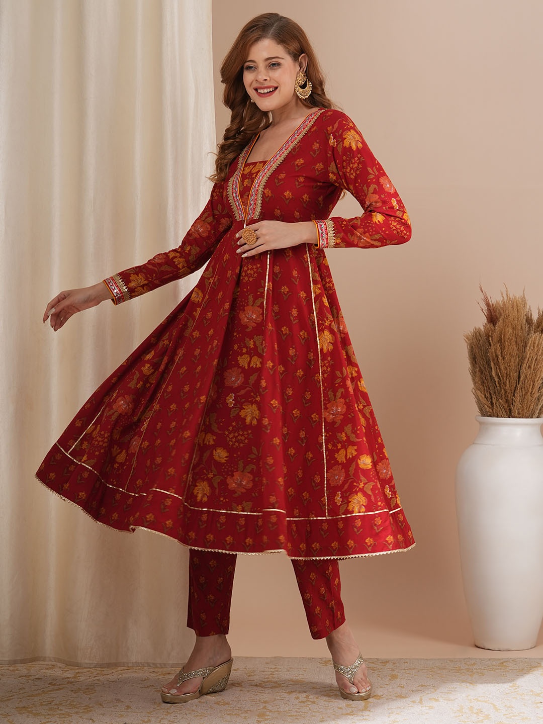 

FASHOR Floral Printed Panelled V-Neck Sequinned Pure Cotton Anarkali Kurta With Trouser, Red