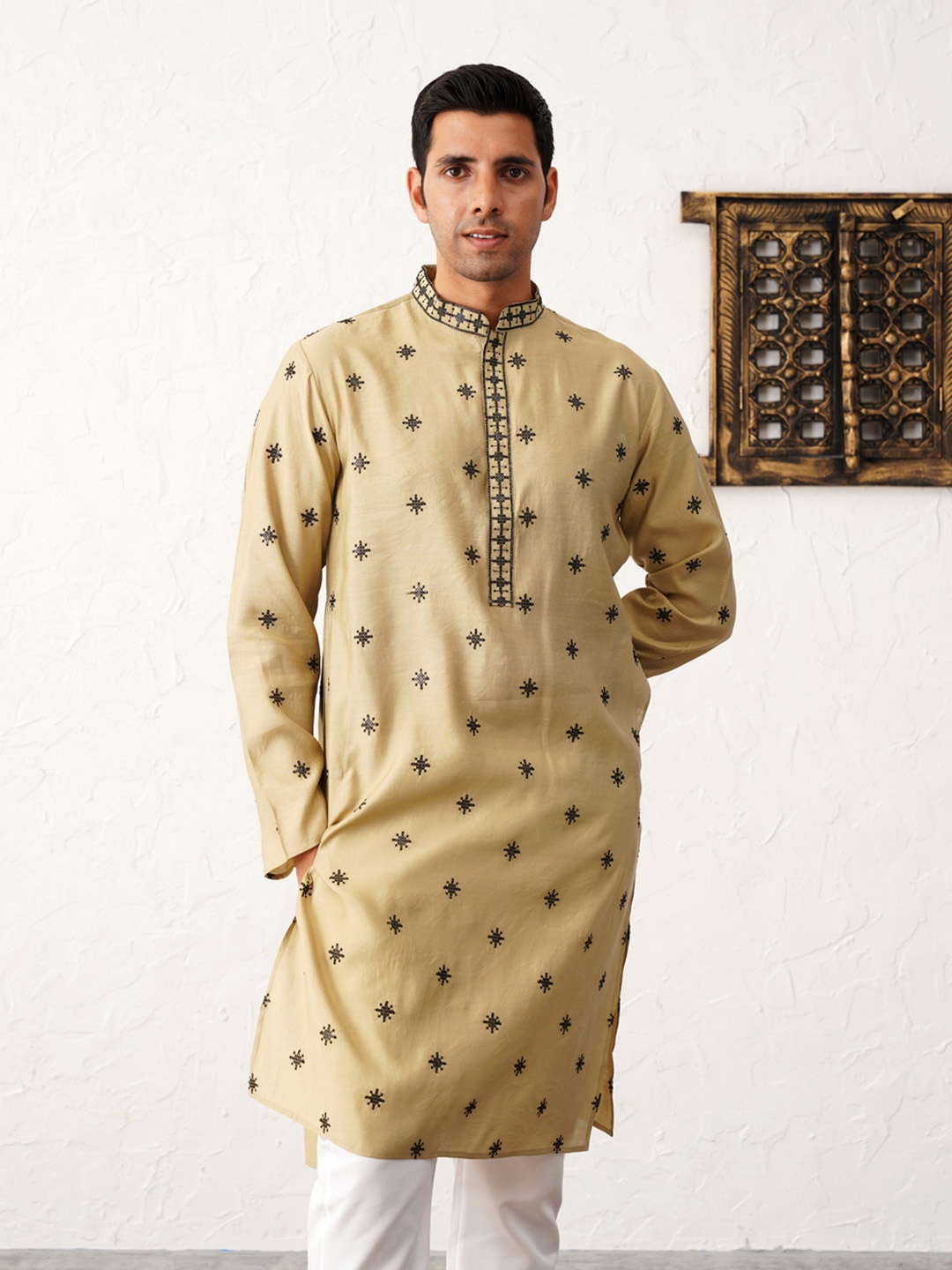 

Jompers Floral Embroidered Thread Work Mandarin Collar Straight Kurta, Beige