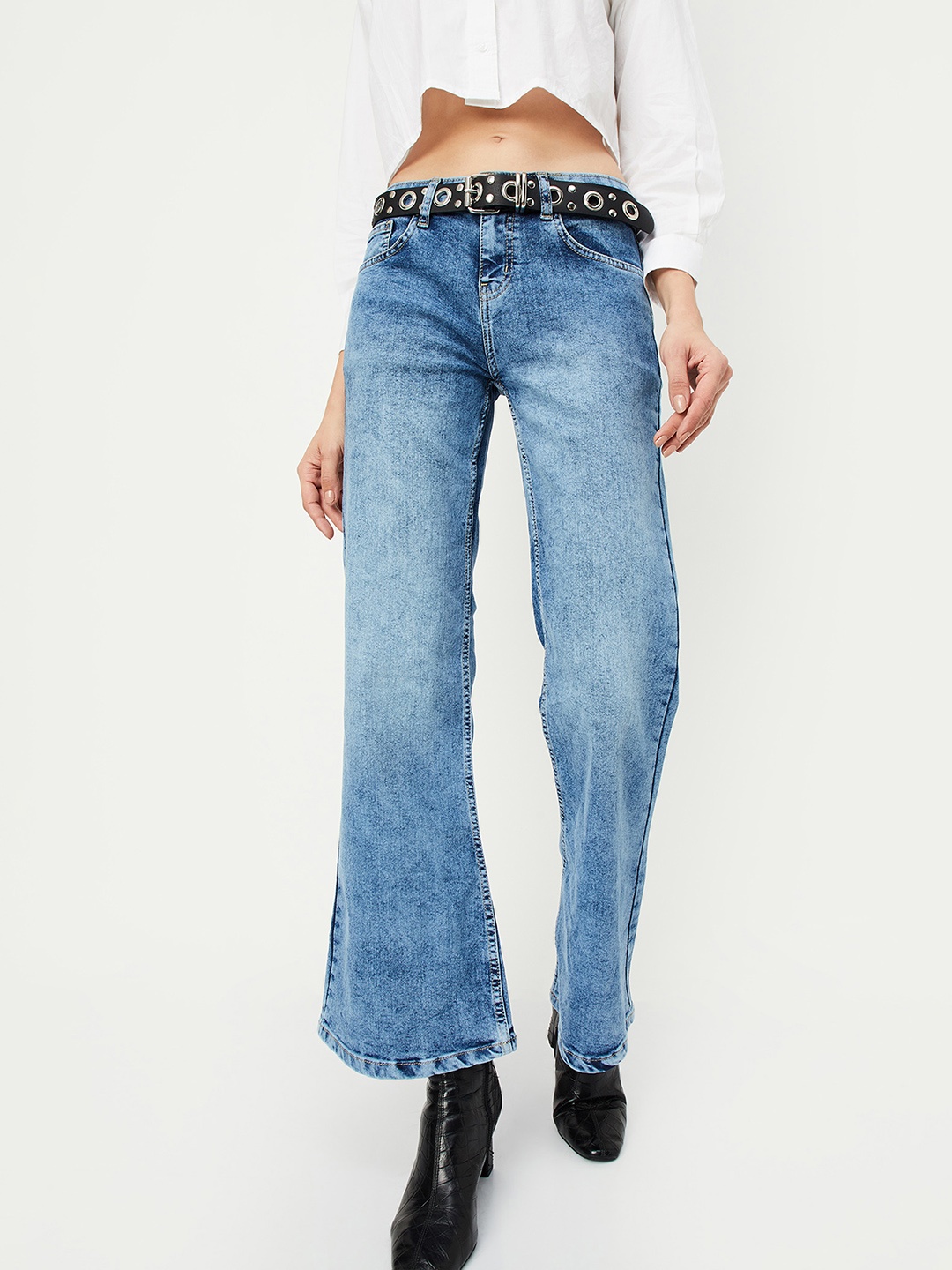 

max Women Low Distress Heavy Fade Jeans, Blue