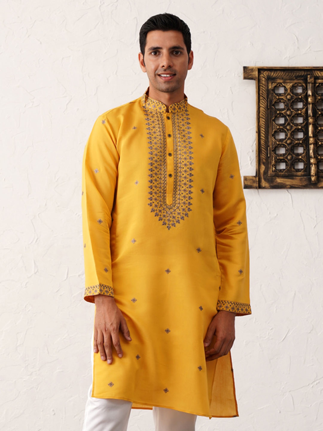 

Jompers Floral Embroidered Sequinned Work Mandarin Collar Straight Kurta, Yellow
