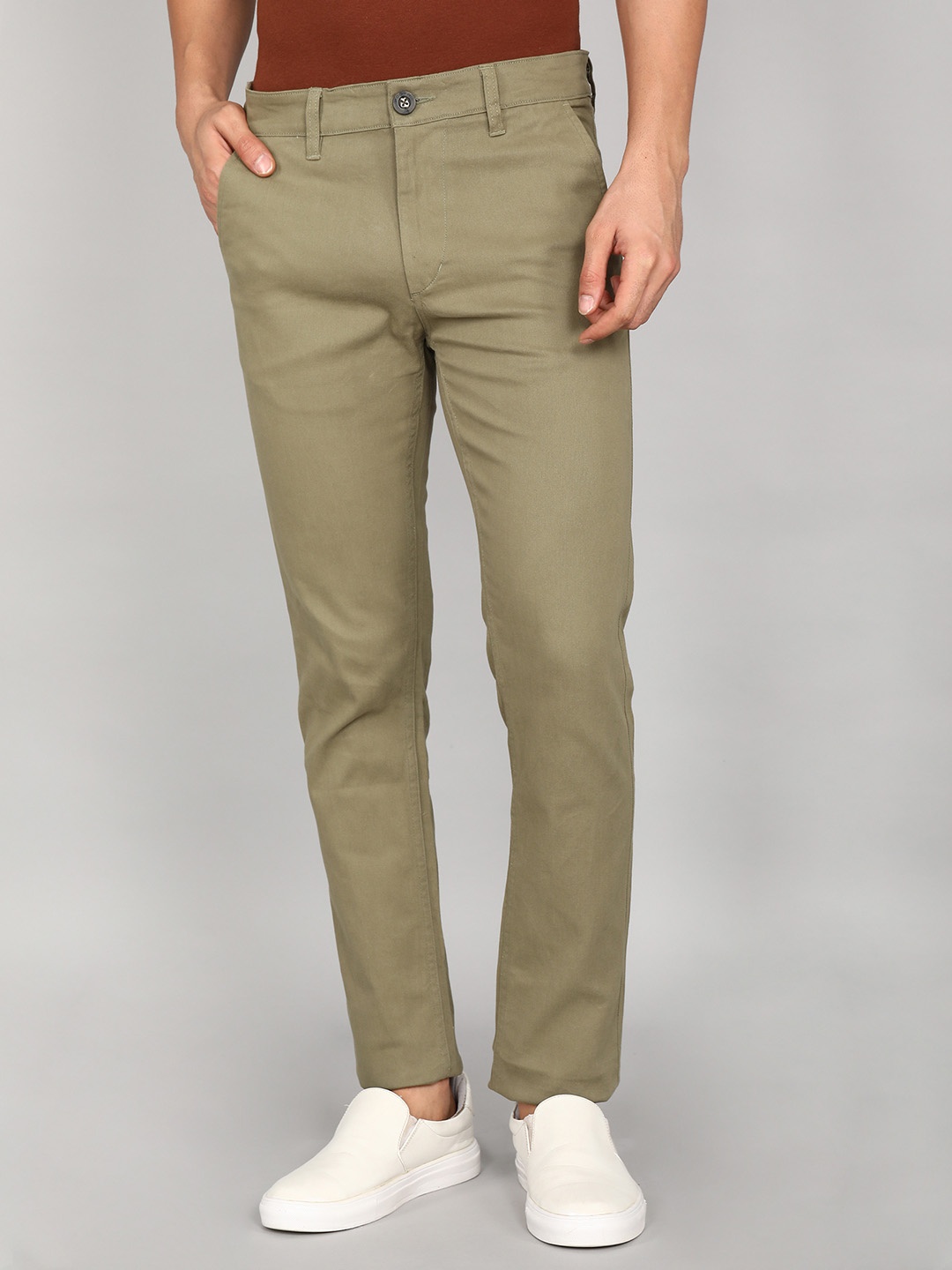 

WROGN Men Solid Slim Fit Cotton Chinos Trousers, Olive