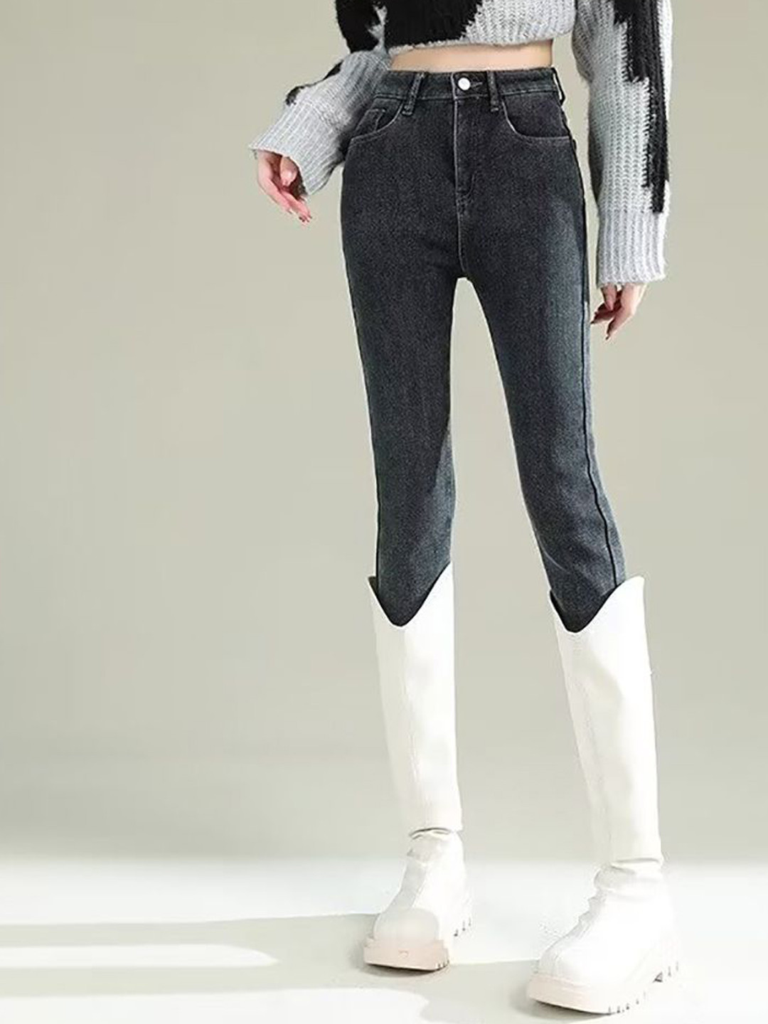 

StyleCast x Revolte Women Skinny Fit Light Fade Jeans, Grey