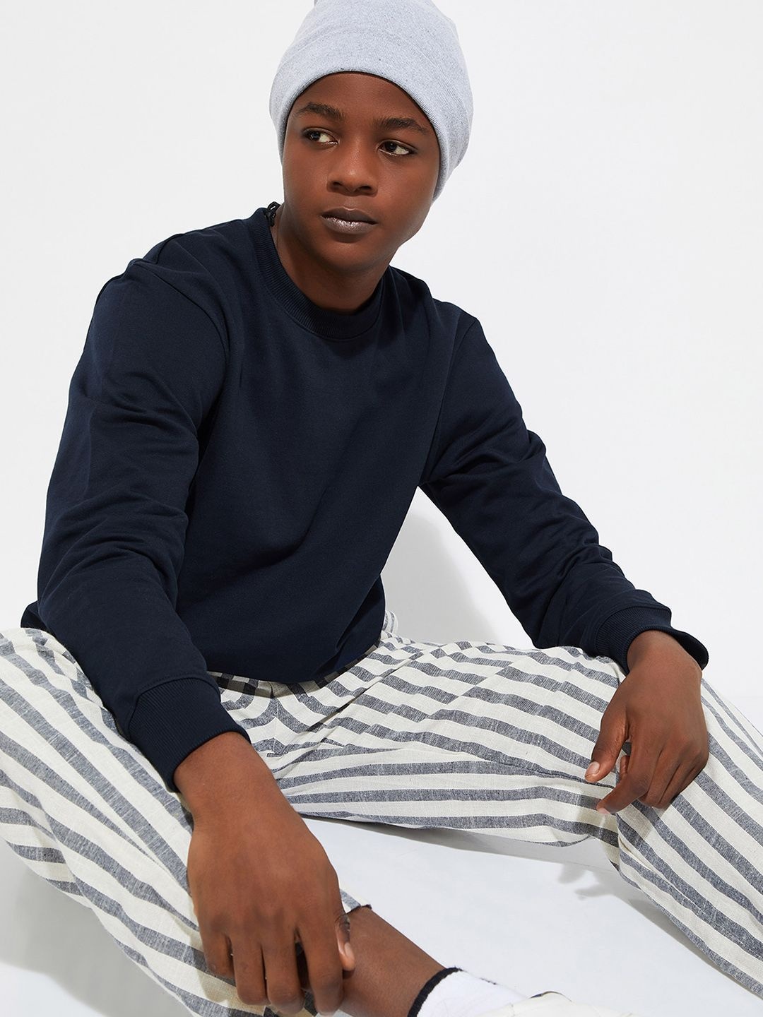 

max URB_N Men Solid Sweatshirt, Navy blue