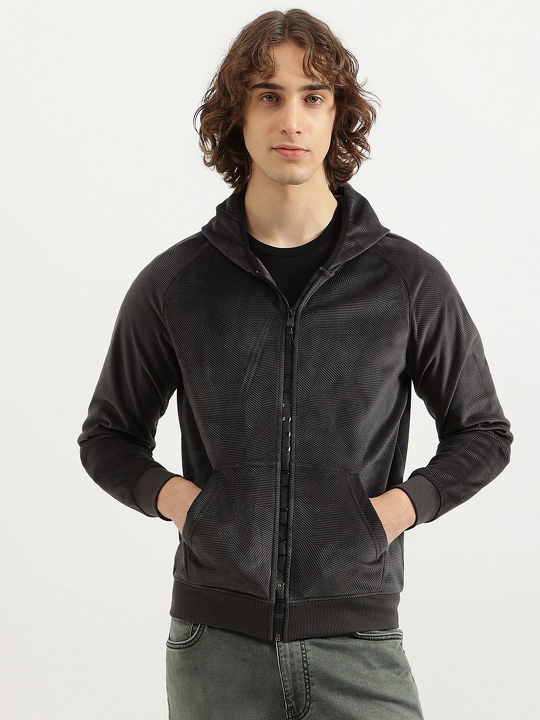 

United Colors of Benetton Men Solid Hood Front-Open Sweatshirt, Grey