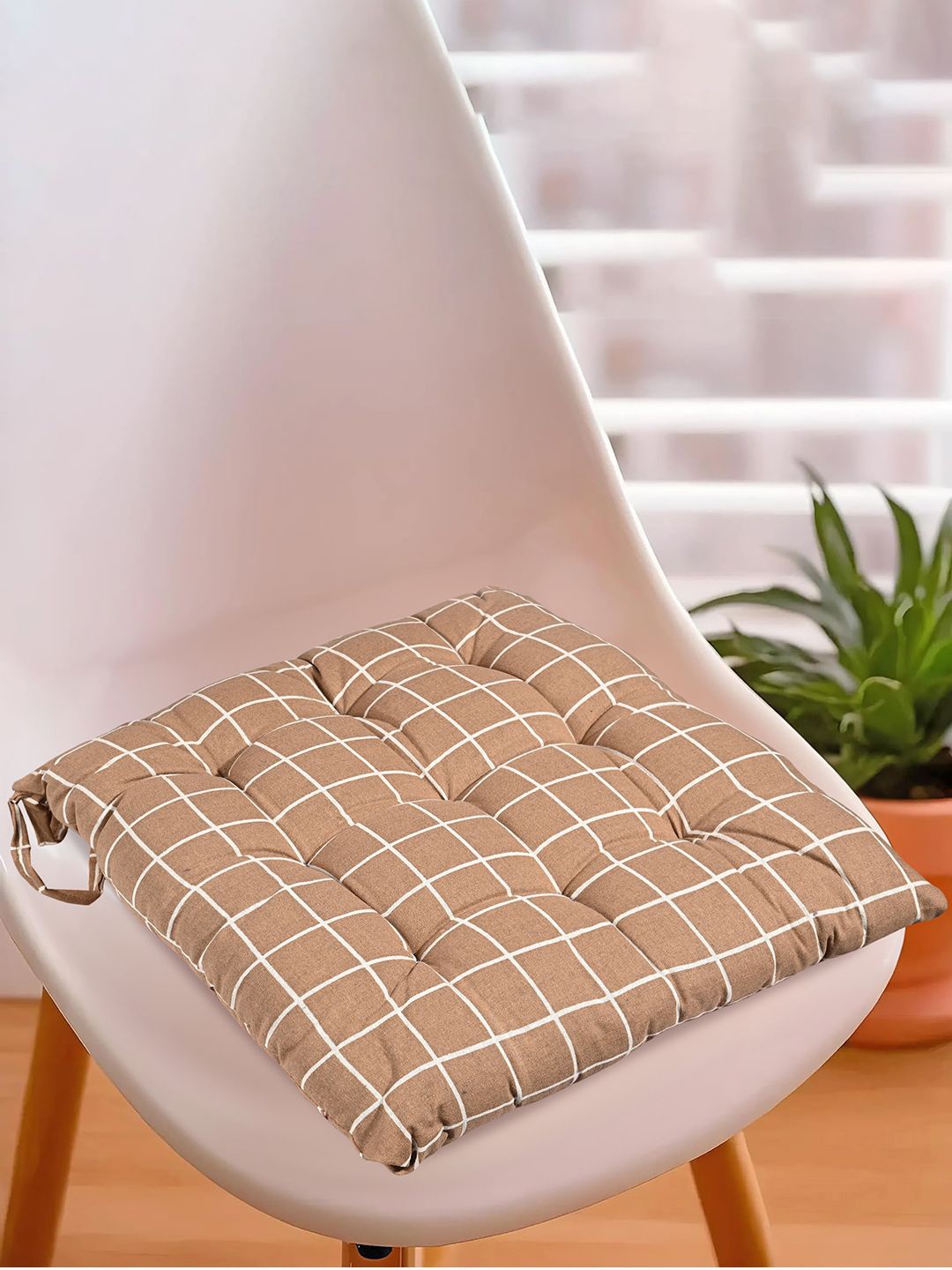 

Kuber Industries Brown & White Checked Cotton Chair Pad