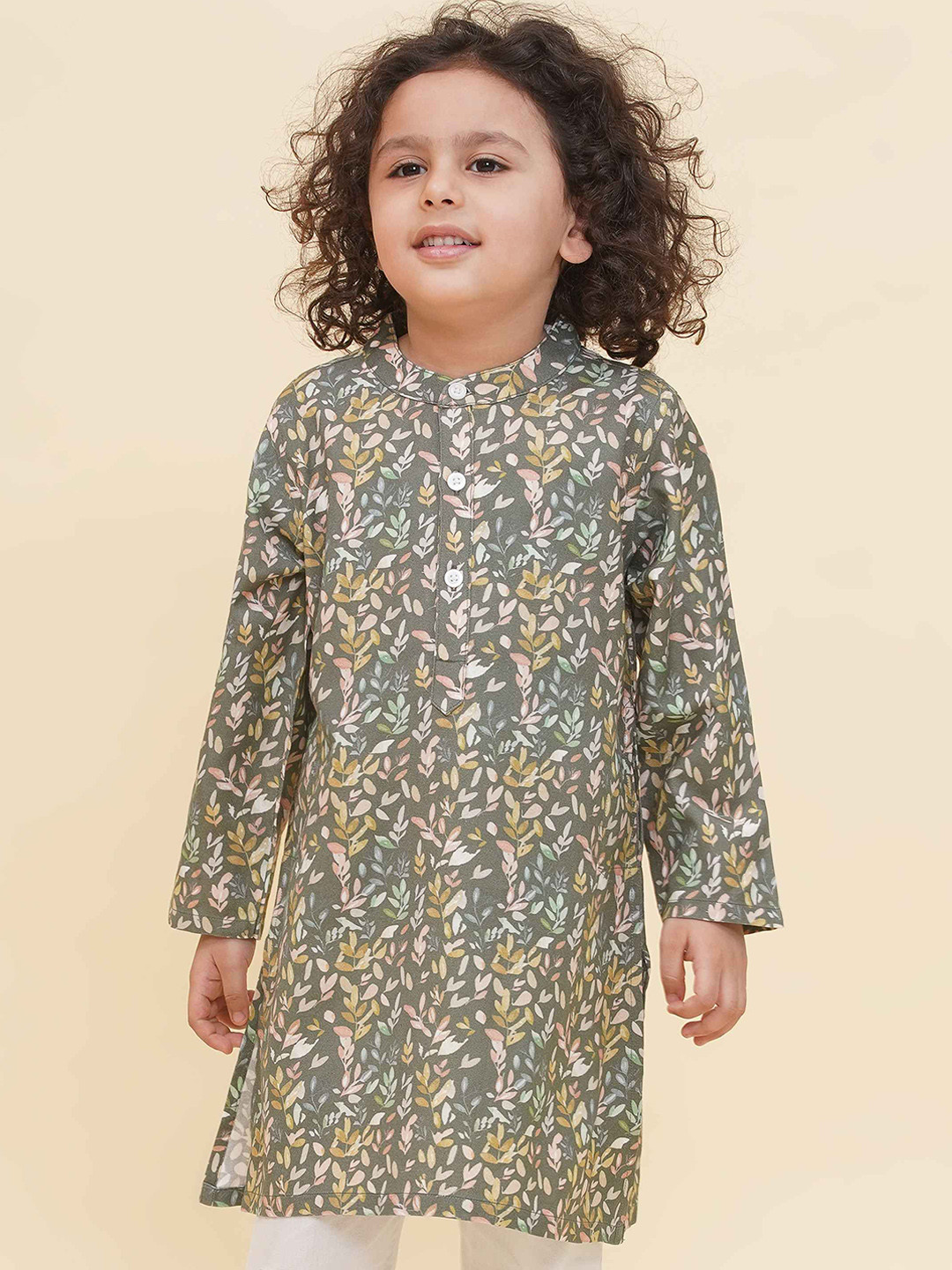 

Sethukrishna Boys Floral Printed Mandarin Collar Straight Kurta, Green