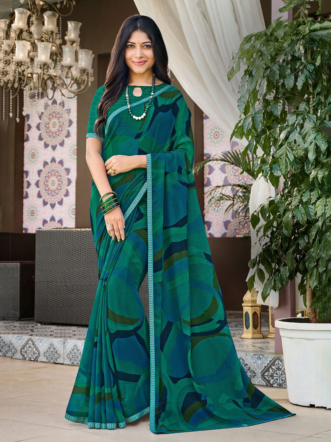 

Laxmipati Women Embroidered Poly Chiffon Saree, Green