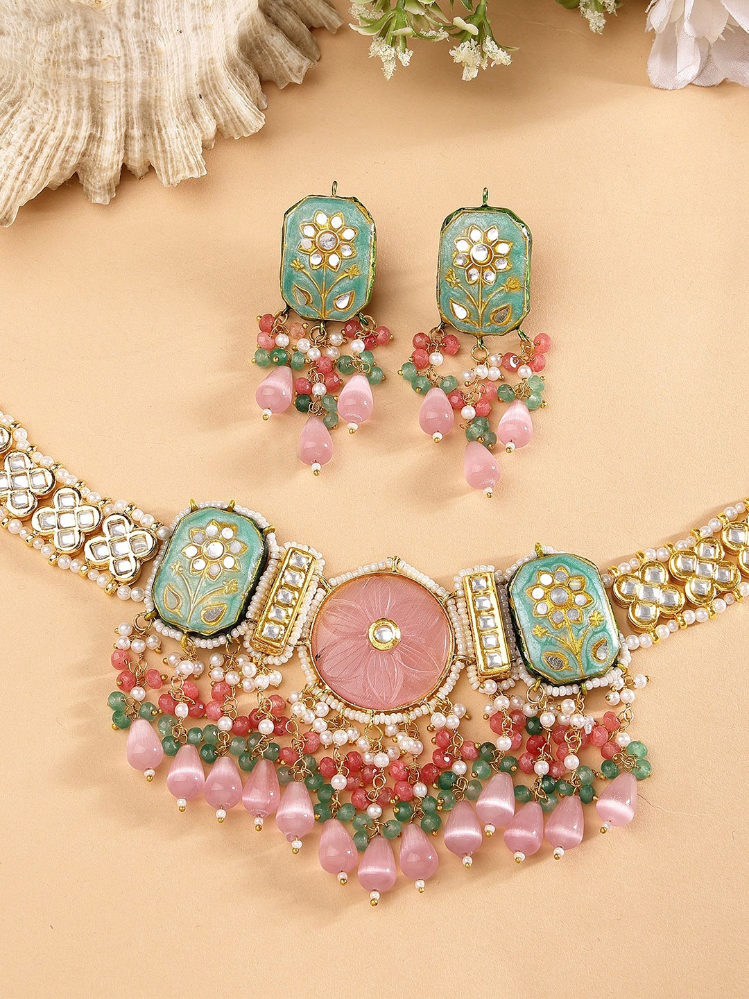 

KARATCART Gold-Plated Kundan-Studded & Beaded Jewellery Set