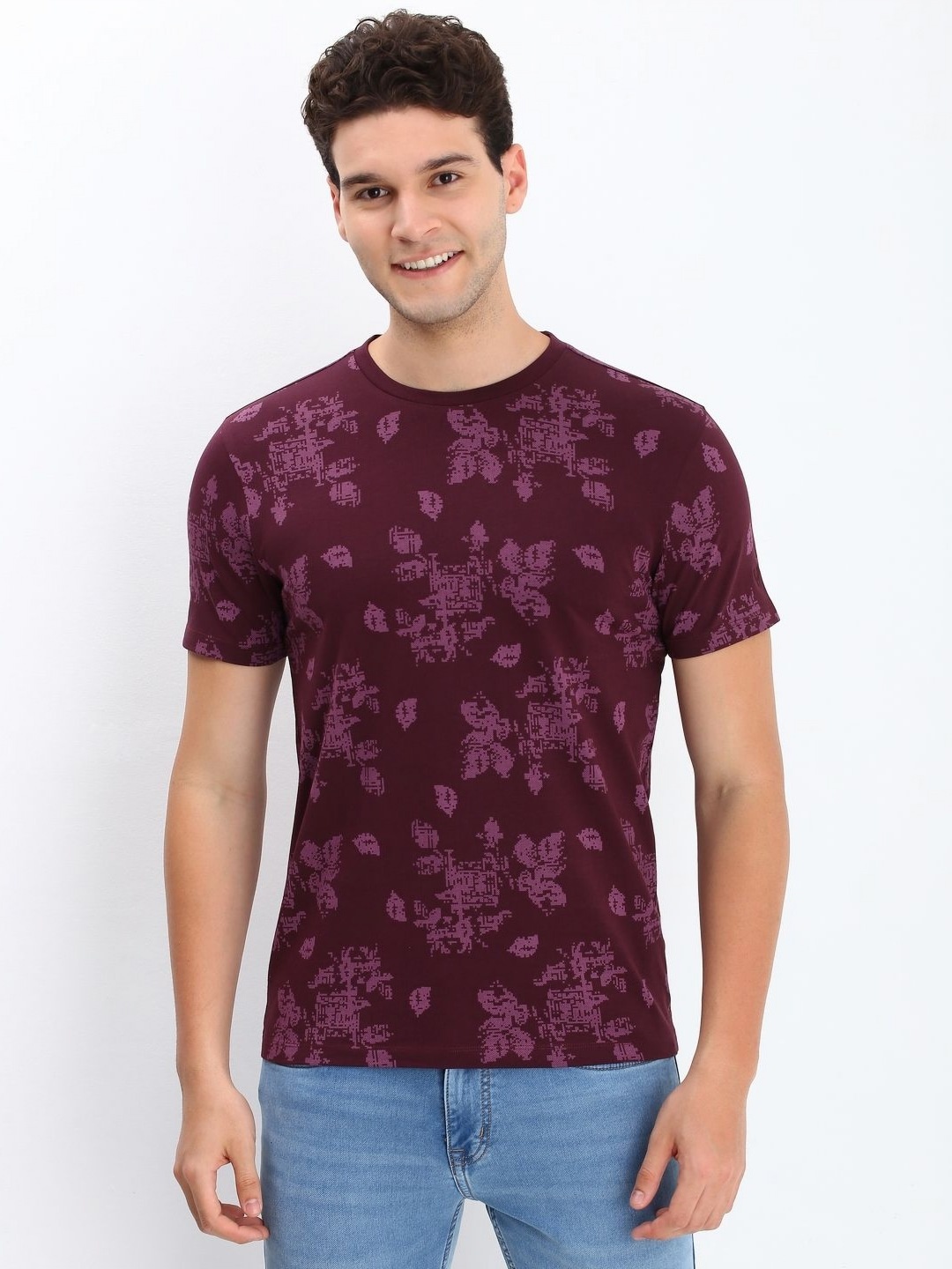 

Allen Solly Men Abstract Printed Round Neck Cotton Slim Fit T-shirt, Maroon