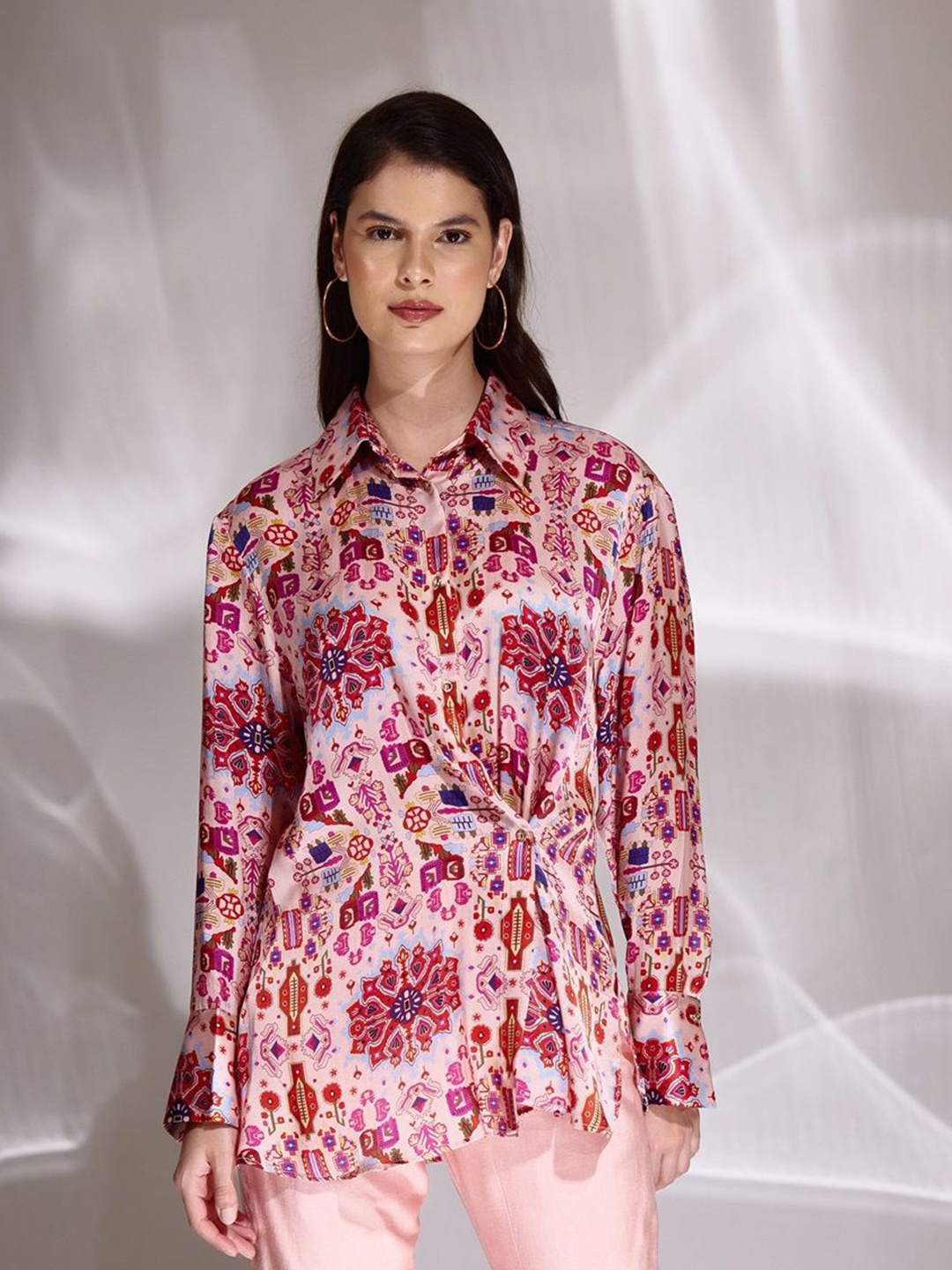 

BETRUE Women Spread Collar Abstract Printed Relaxed Fit Satin Casual Shirt, Pink
