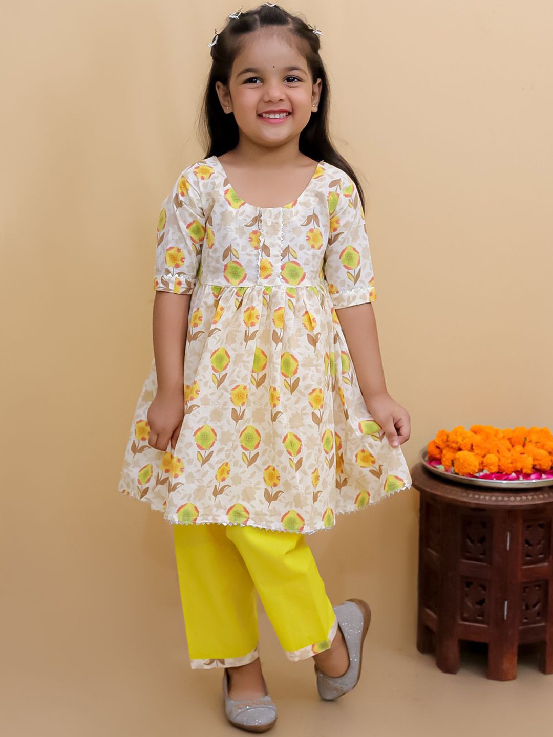 

Bold N Elegant Girls Floral Printed Pure Cotton Kurti with Salwar Pant, Yellow