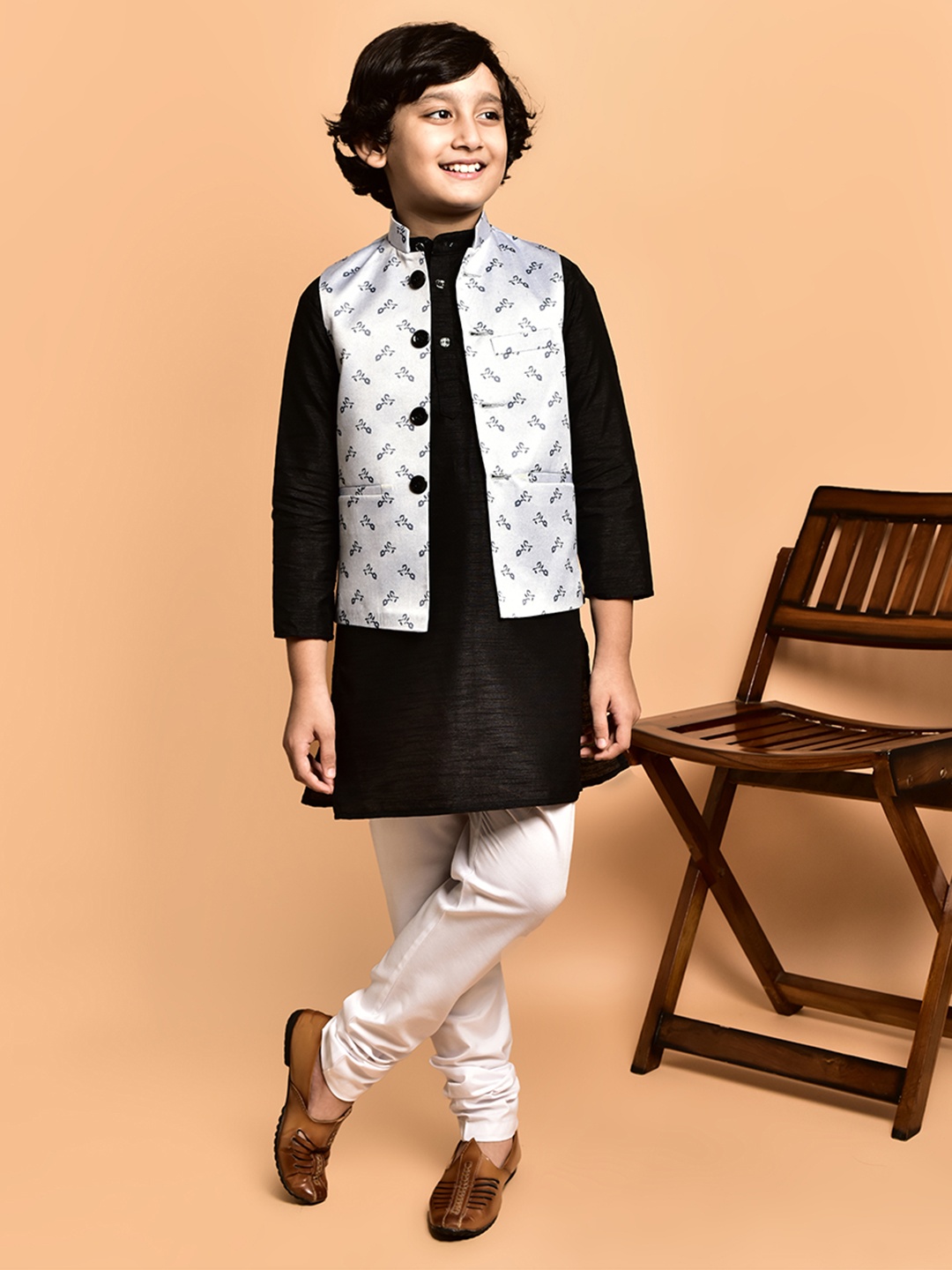 

PRINTCULTR Boys Mandarin Collar Regular Straight Kurta with Churidar, Black