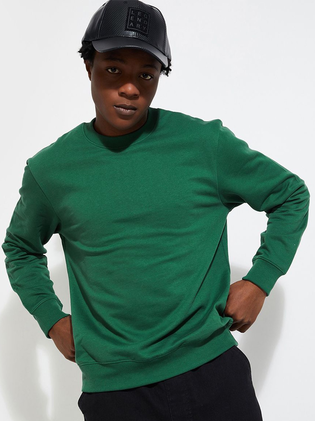

max URB_N Men Solid Sweatshirt, Green