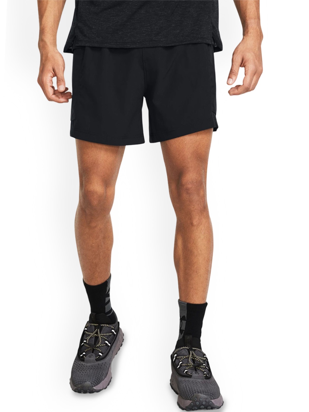 

UNDER ARMOUR UA Launch Trail 5" Men Relaxed Fit Mid Rise Sports Shorts, Black