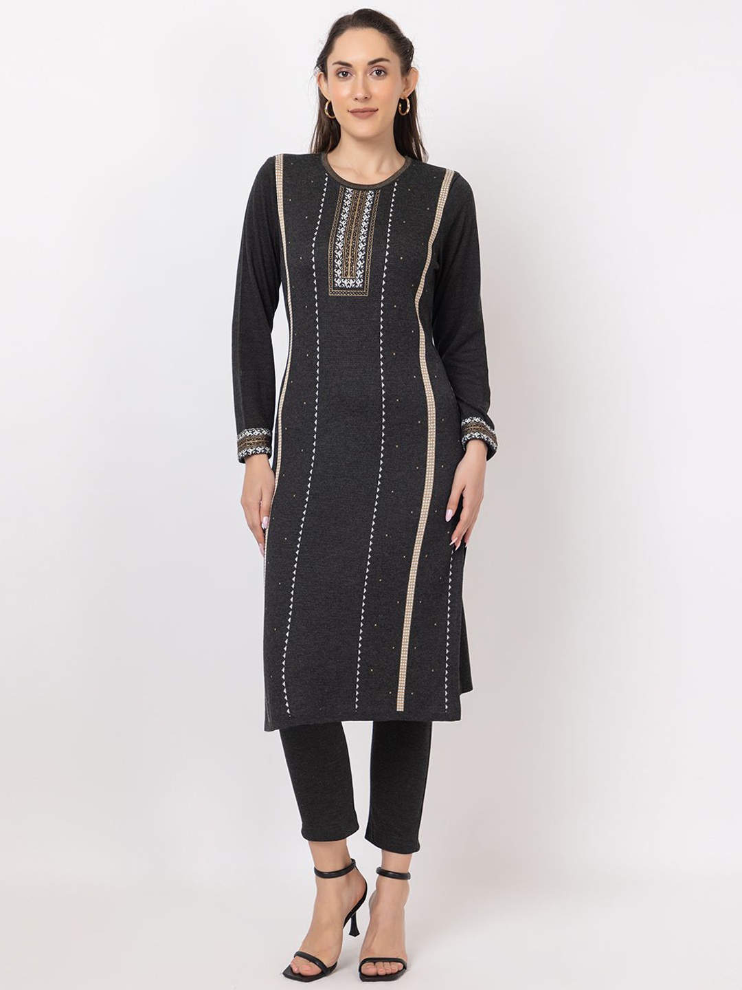 

KEIKO Striped Round Neck Straight Kurta, Charcoal