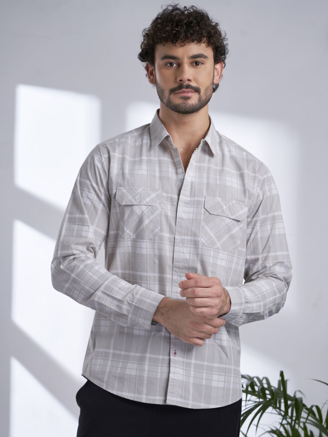 

VALEN CLUB Men New Spread Collar Tartan Checked Cotton Casual Shirt, Grey