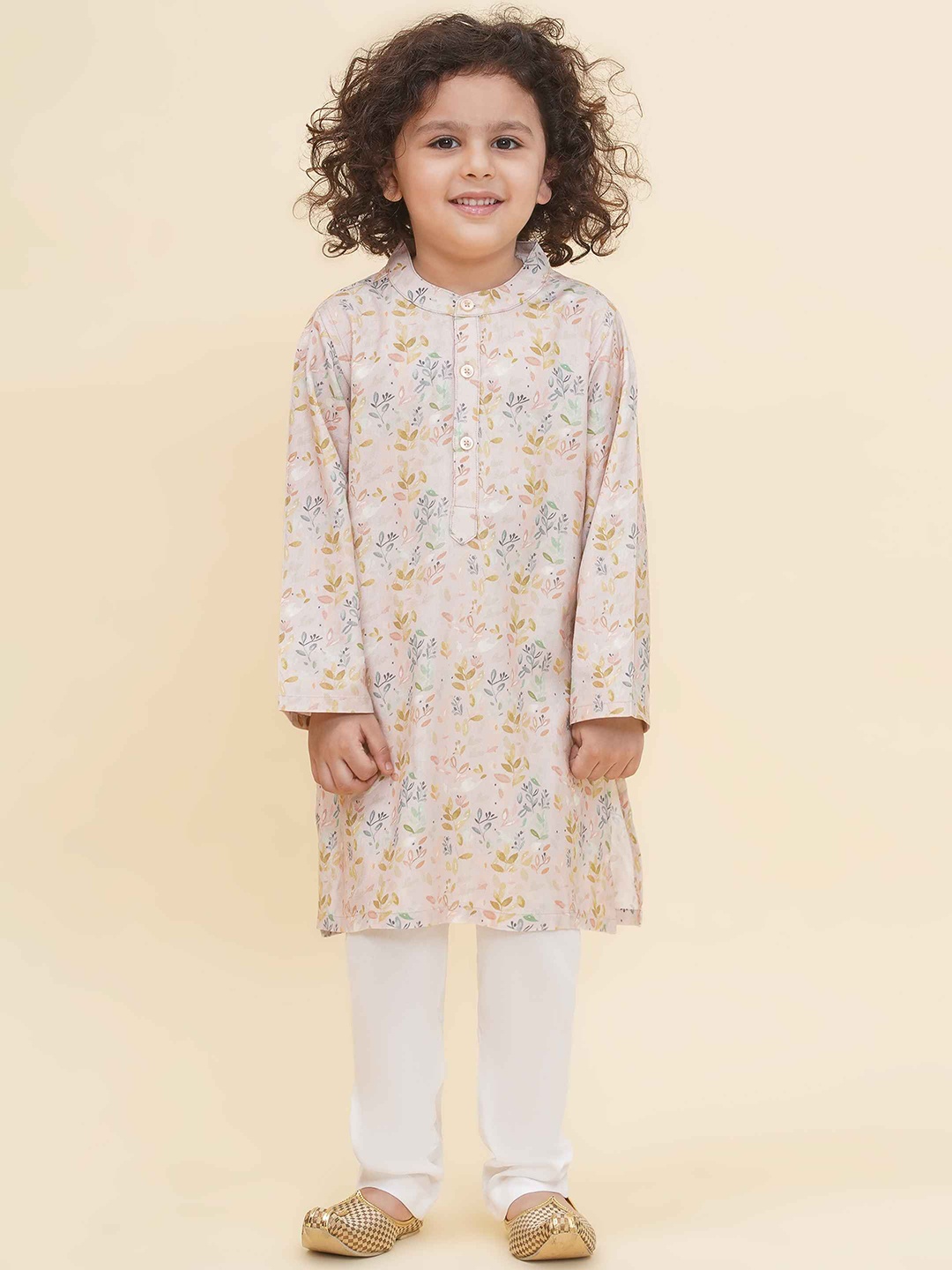 

Sethukrishna Boys Floral Printed Mandarin Collar Kurta With Pyjamas, Pink