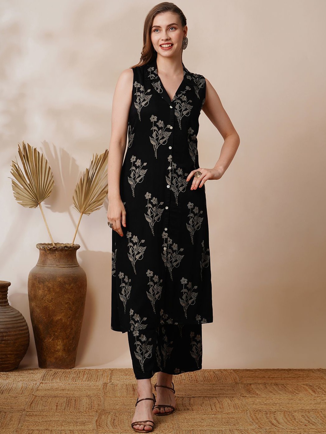 

KALINI Floral Printed Straight Kurta With Palazzos, Black