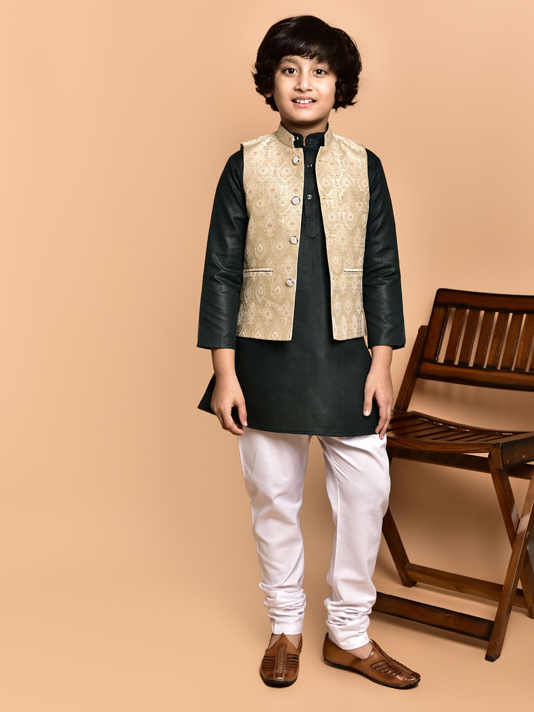 

PRINTCULTR Boys Band Collar Neck Three-Quarter Sleeves Kurta & Churidar & Nehru Jacket, Green