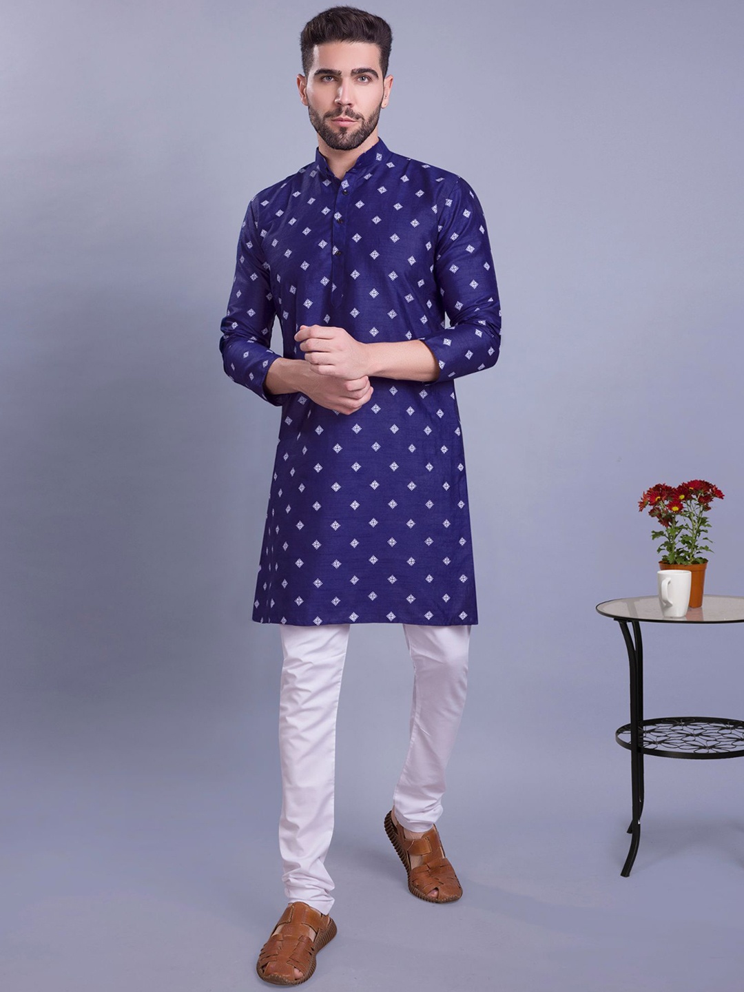 

ENCINO Ethnic Motifs Printed Mandarin Collar Silk Straight Kurta, Navy blue