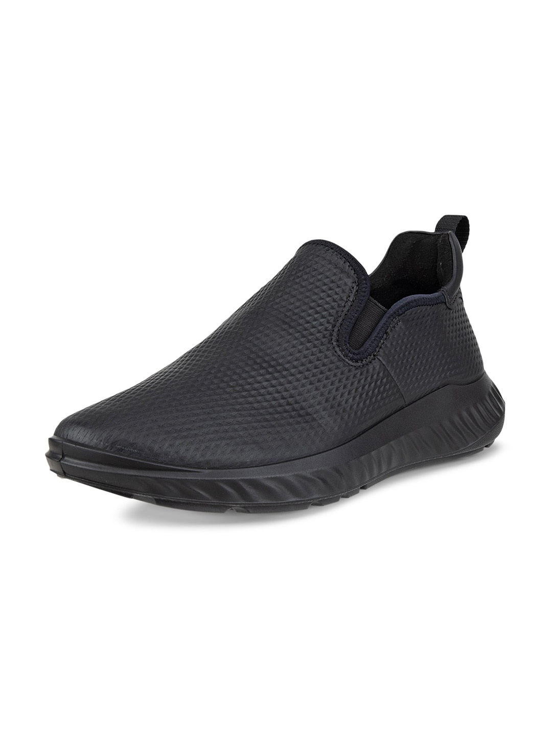 

ECCO Men Solid Round Toe Leather Sneakers, Black
