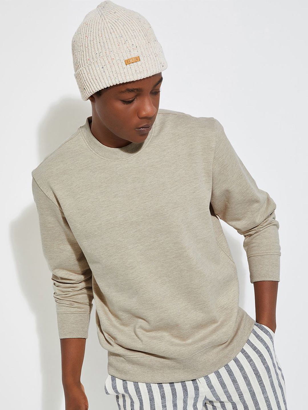 

max URB_N Men Solid Sweatshirt, Beige