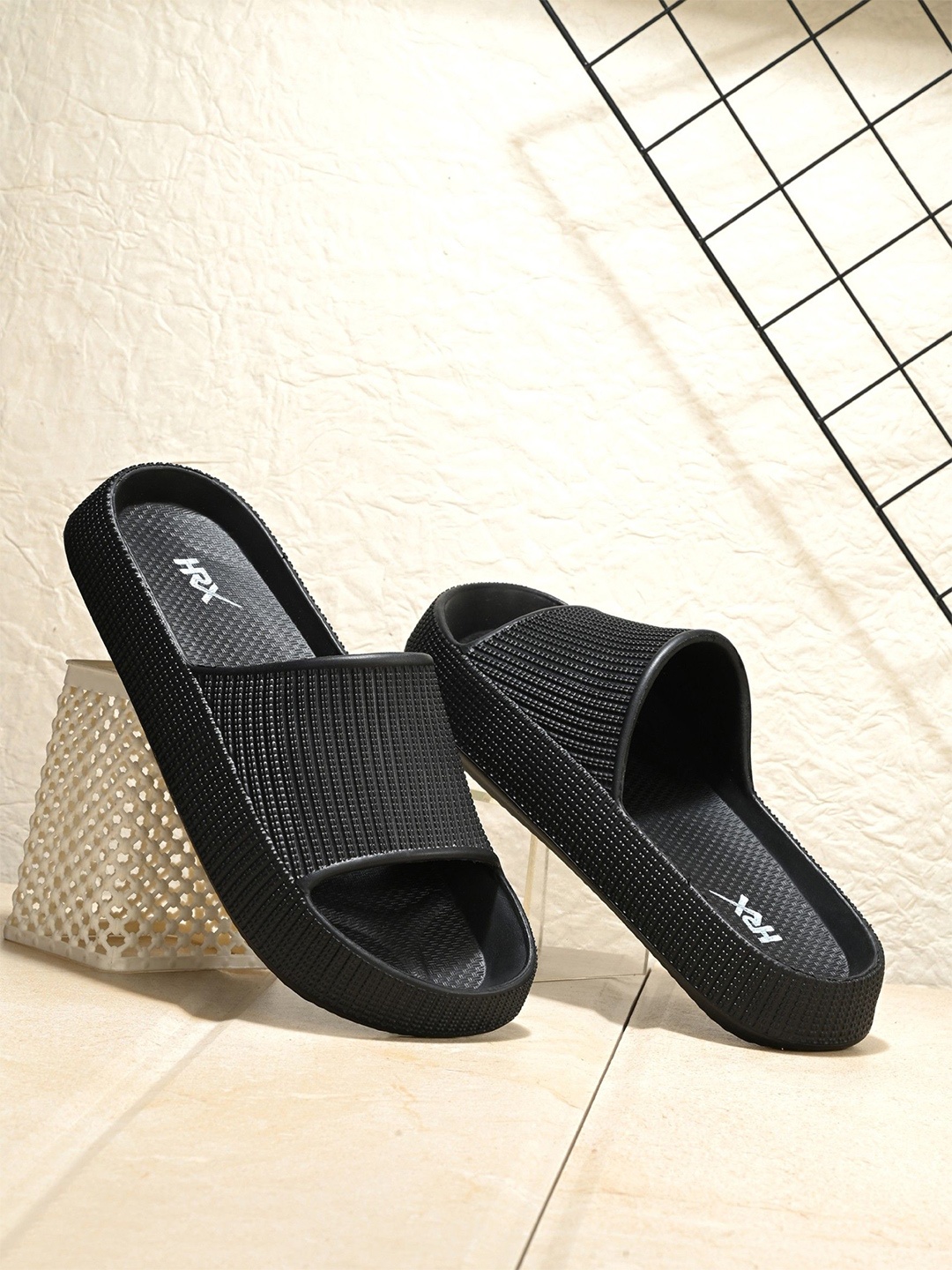 

HRX by Hrithik Roshan Men Rubber Sliders, Black
