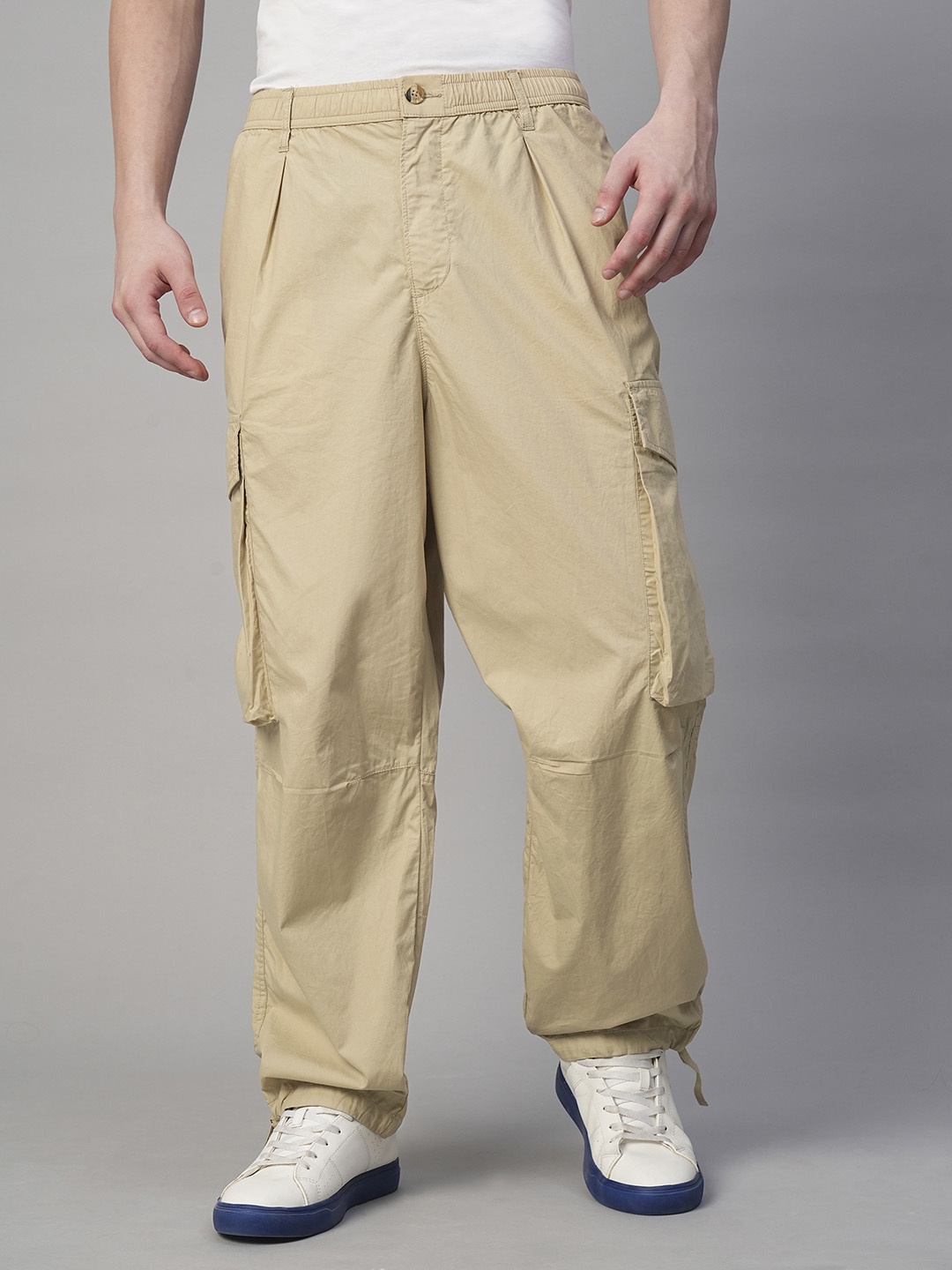 

PRONK Men Relaxed Loose Fit Cargos Trousers, Yellow