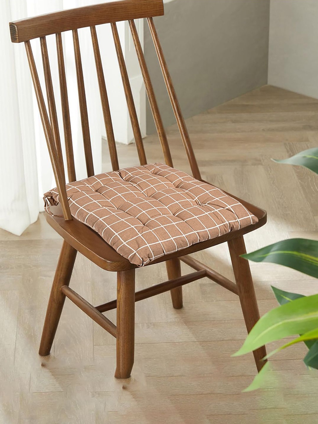 

Kuber Industries Brown & White 3 Pieces Checked Cotton Chair Pads