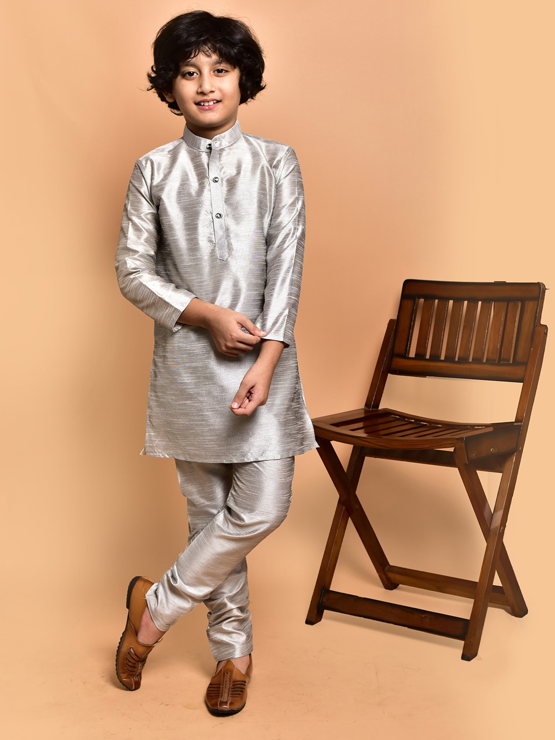 

PRINTCULTR Boys Mandarin Collar Straight Kurta with Pyjamas, Silver